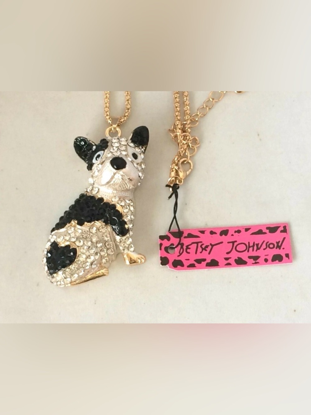BETSEY JOHNSON CRYSTAL HEART BULLDOG GOLD PLATED
PENDANT NECKLACE NWT